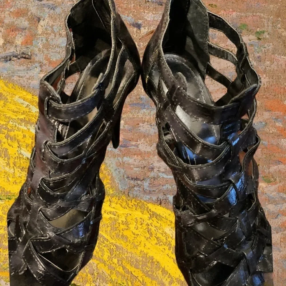 Nine West Pewter/Black Woven Zipper Heels 7.5